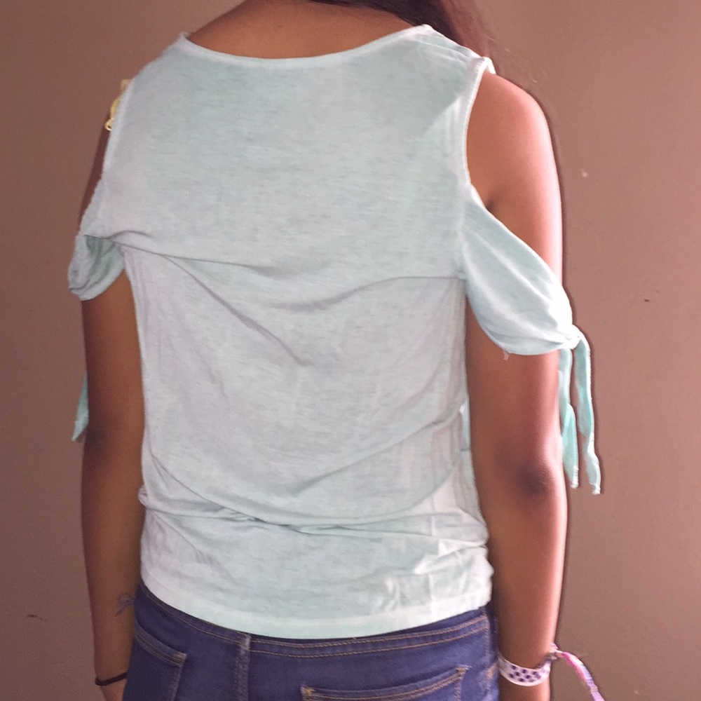 Tops - Picture 7 of 8